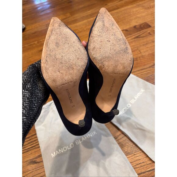 Manolo Blahnik BB US$865.00 Navy Suede Pointed Toe Pumps Navy Suede Pointed Toe - Picture 6 of 7